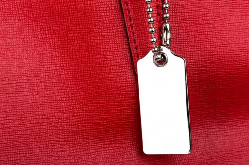 6 Vantagens da Etiqueta de Metal para Roupas que Você Precisa Saber